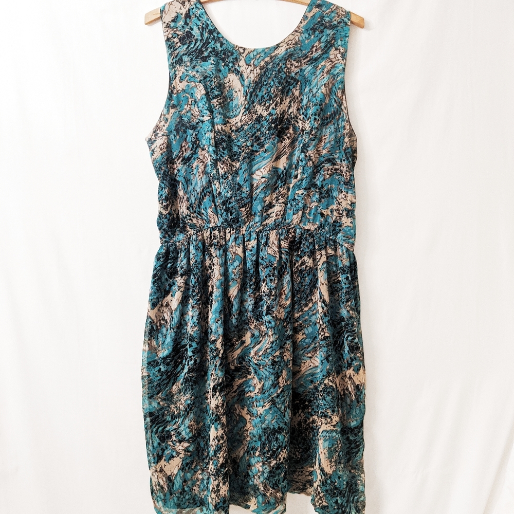 Bar lll Green and Black Mini Dress. V- Back Sz XL